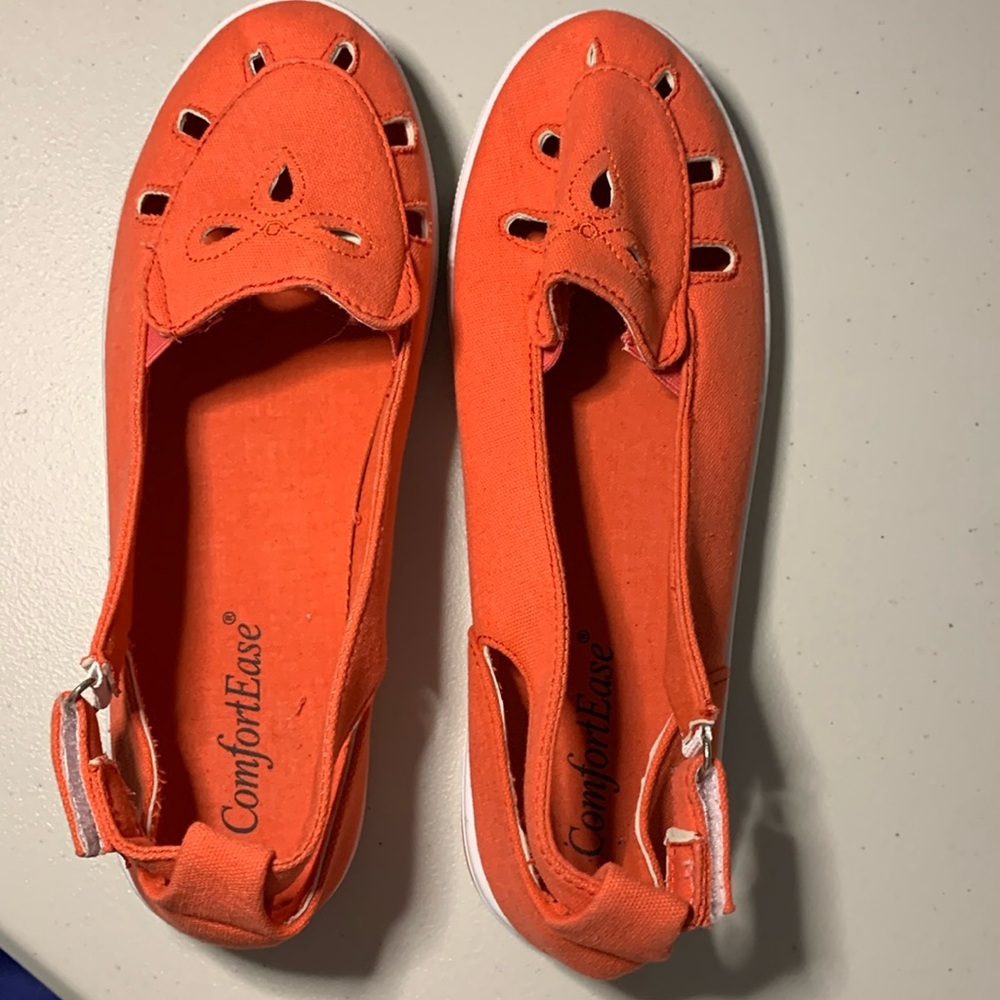 ComfortEase Women's casual slip-on sneakers